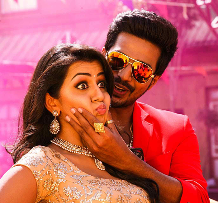 Velainu Vandhutta Vellaikaaran