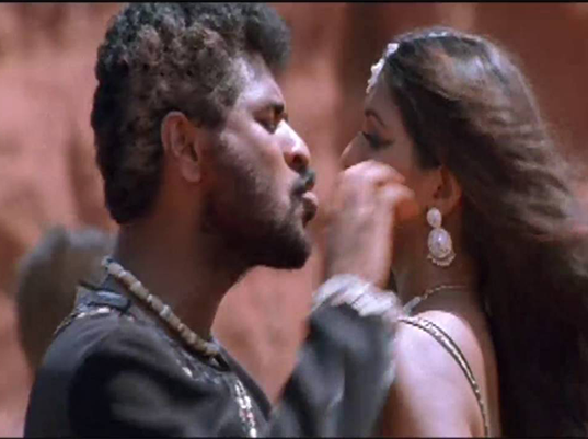 Manadhai Thirudivittai