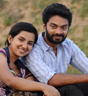 Vizhi Vanile