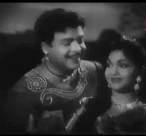 Thangha Kiliyae Mozhi Paesu