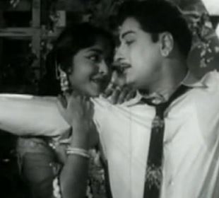 Iravinile Yenna Vizhippu