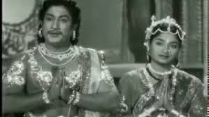 Vinnavar Kadhiye Potri
