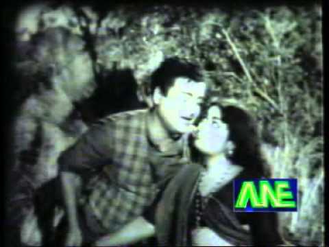 Paarthalum Paarthen Naan