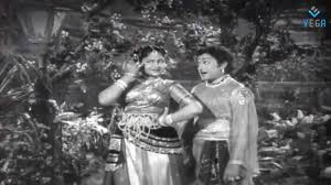 Vasantha Mullai Pole